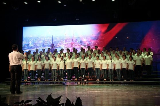 C:\Users\Lenovo\Desktop\麻豆国产
大合唱\麻豆国产
大合唱\0033.jpg